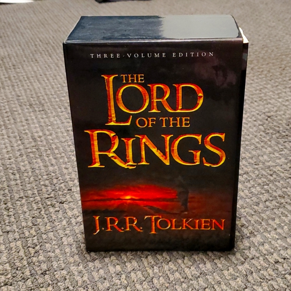 J.r.r. tolkein lord of the rings box set hobbit